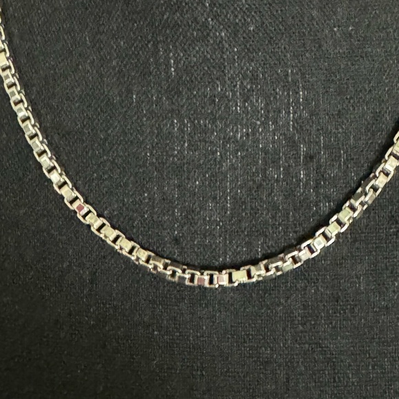 Tiffany & Co Sterling Silver Venetian Link 18” Necklace - Picture 2 of 8